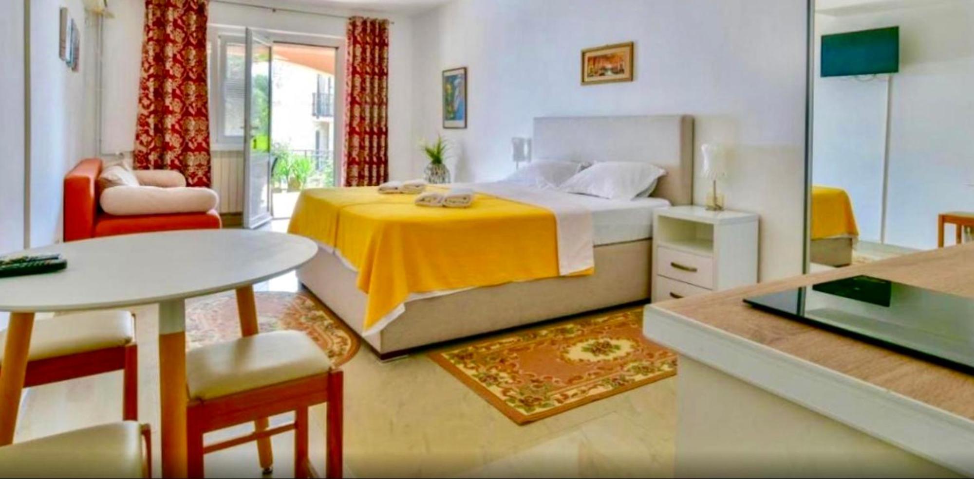 Apartments Kentera Lux Свети Стефан Екстериор снимка