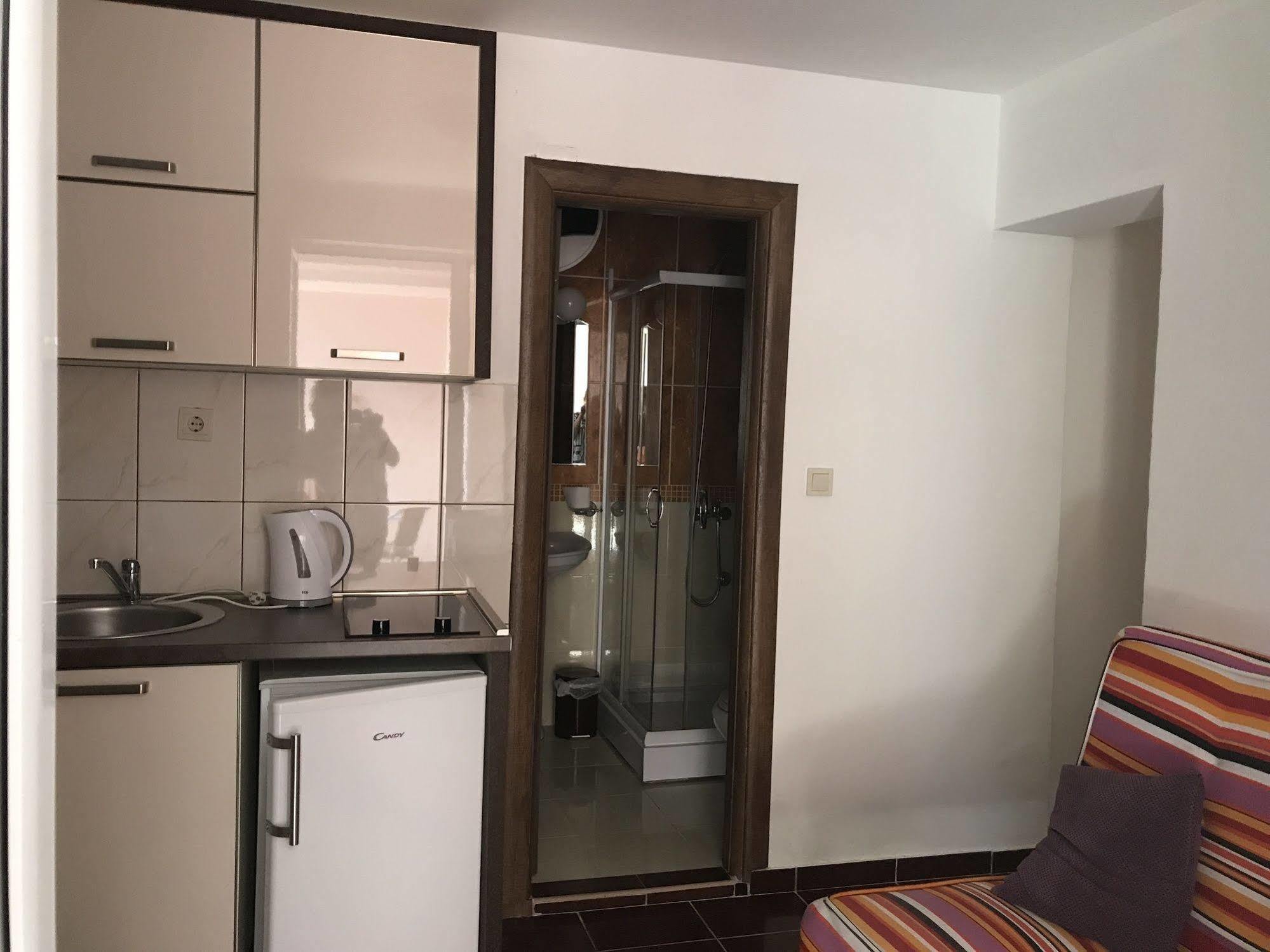 Apartments Kentera Lux Свети Стефан Екстериор снимка