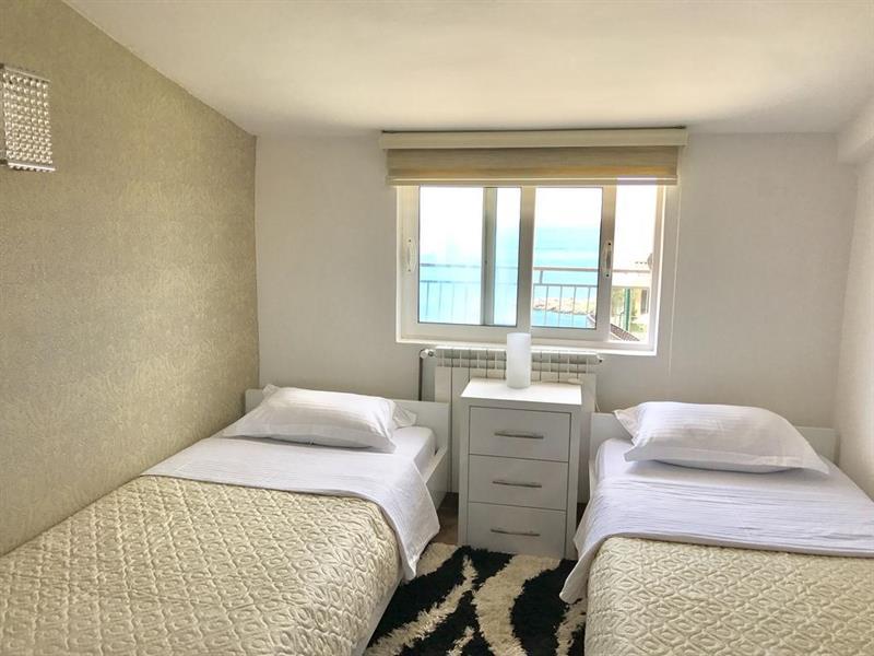 Apartments Kentera Lux Свети Стефан Екстериор снимка